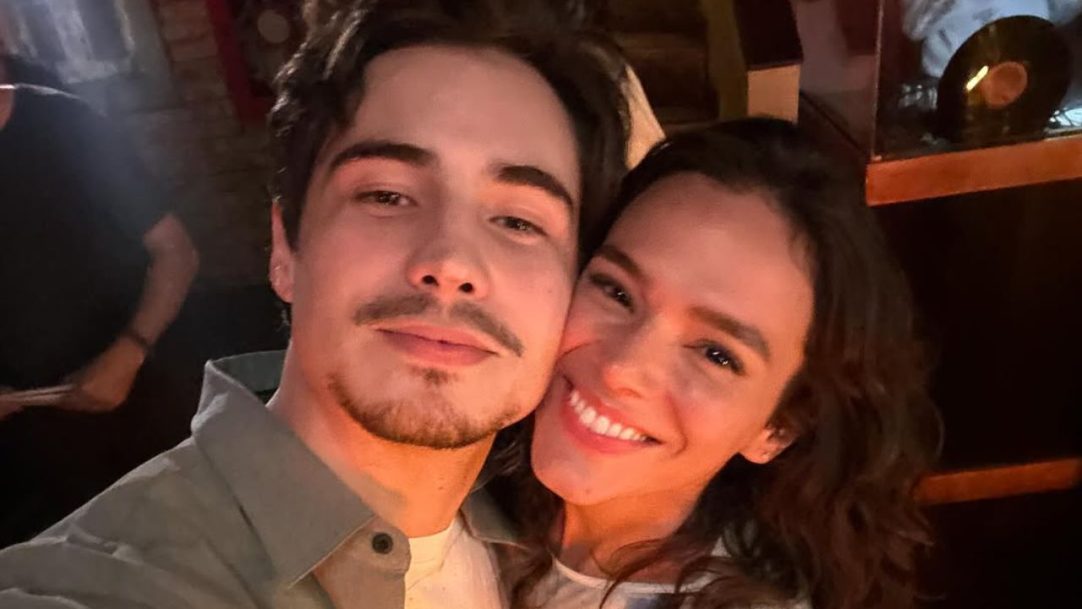 Bruna Marquezine e Danilo Mesquita levantam rumores de romance em festa de 30 anos