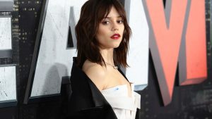 Jenna Ortega detalha desafios como Wandinha na 2ª temporada da série