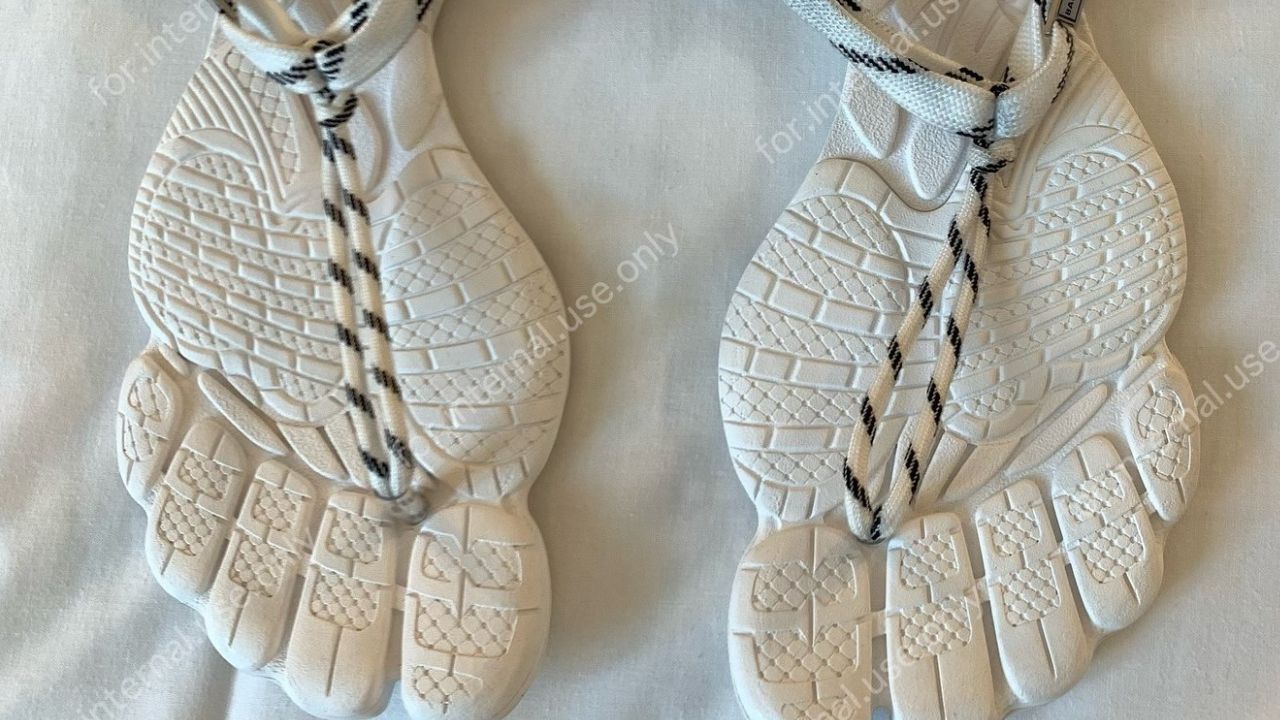 Nova sandália da marca | Reprodução/X/@ModernNotoriety