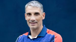 Santos define Vojvoda como novo técnico após saída de Cléber Xavier