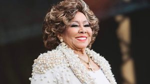 Assessoria desmente rumores e confirma saúde plena de Alcione