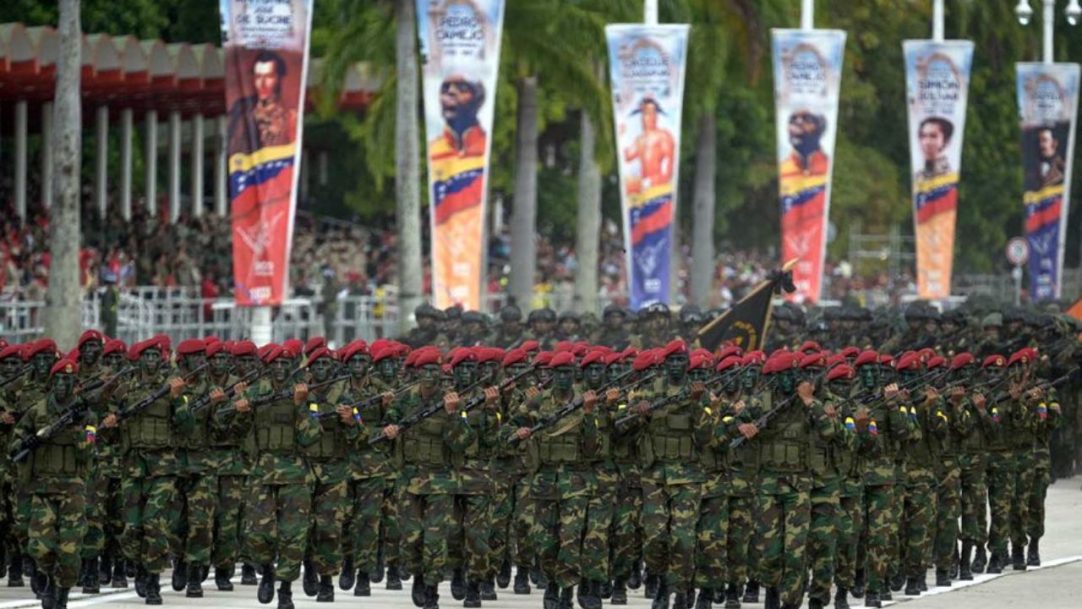 Alvo de Trump, Venezuela possui arsenal militar obsoleto