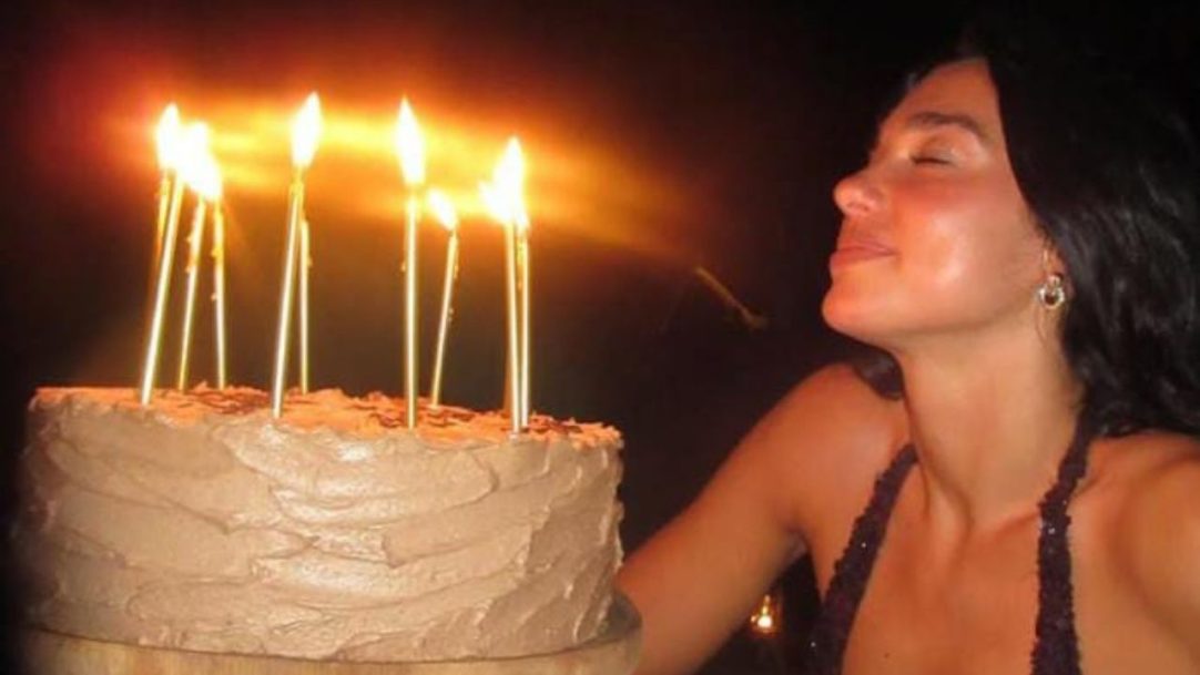 Dua Lipa comemora pela sexta vez seu aniversário de 30 anos