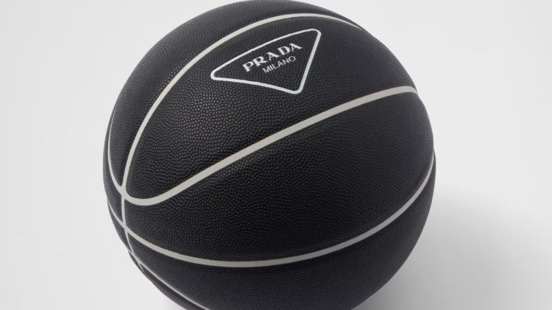 Prada lança bola de basquete exclusiva para colecionadores