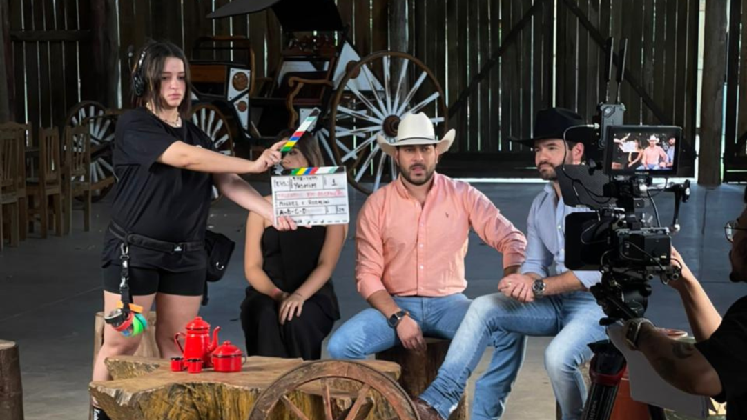 Caio Afiune apresenta “Talentos em Ascensão”, nova série que estreia com gravações em Goiânia e aposta na nova geração do sertanejo