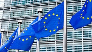 UE irá suspender medidas de retaliação contra os EUA por seis meses