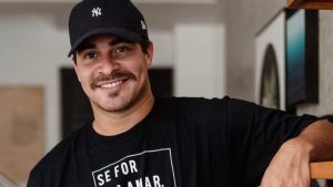 Thiago Martins abre o coração ao relembrar ausência do pai na infância: “Faltou, mas me fortaleceu”
