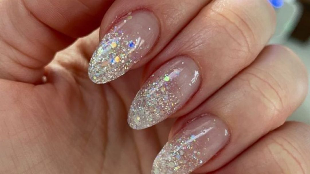 Esmalte com glitter é tendência de Nail Art