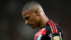 Filipe Luís já pode contar com De La Cruz no jogo contra o Internacional