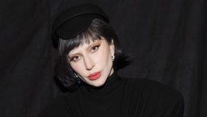 Lady Gaga anuncia música “The Dead Dance” para a série “Wandinha”