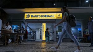 Banco do Brasil tem lucros em queda e refaz projeção de resultados para o ano