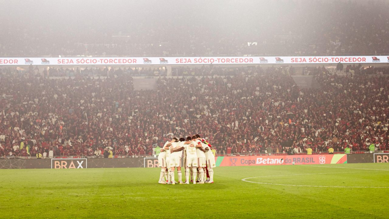 Elenco do Flamengo reunido | Foto: Reprodução/X/@Flamengo