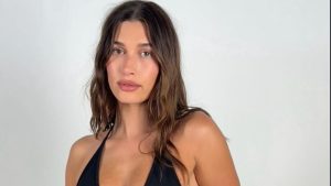 Hailey Bieber estrela nova campanha de outono da YSL