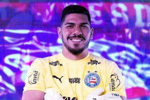 Bahia apresenta João Paulo, ex-Santos, como novo reforço no gol até 2026