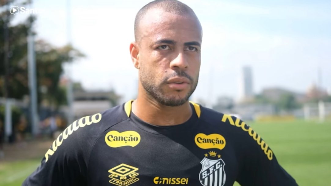 Mayke estreia pelo Santos e já mira vitória contra o Cruzeiro