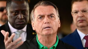 Defesa de Bolsonaro presta esclarecimento ao STF por pedido de exílio na Argentina
