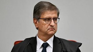 PGR vê como desnecessária a presença de policiais na casa de Bolsonaro
