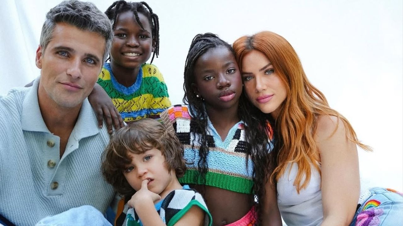 Bruno, Giovanna e os filhos Titi, Bless e Zyan | Reprodução/Instagram/@gioewbank
