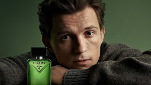 Prada apresenta Tom Holland como novo embaixador