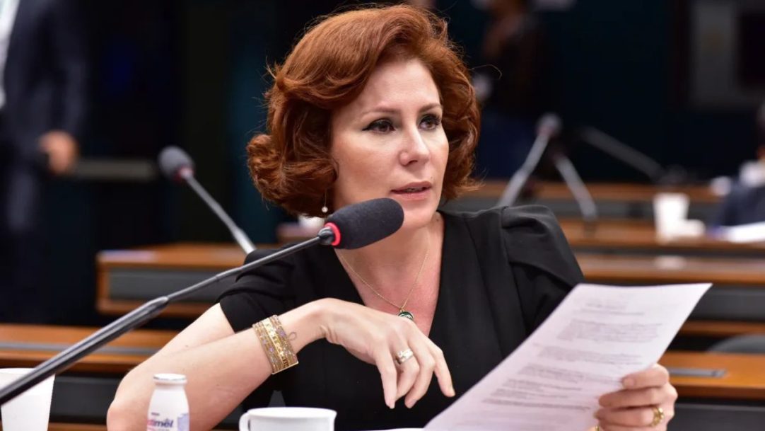 Carla Zambelli depõe à Justiça da Itália