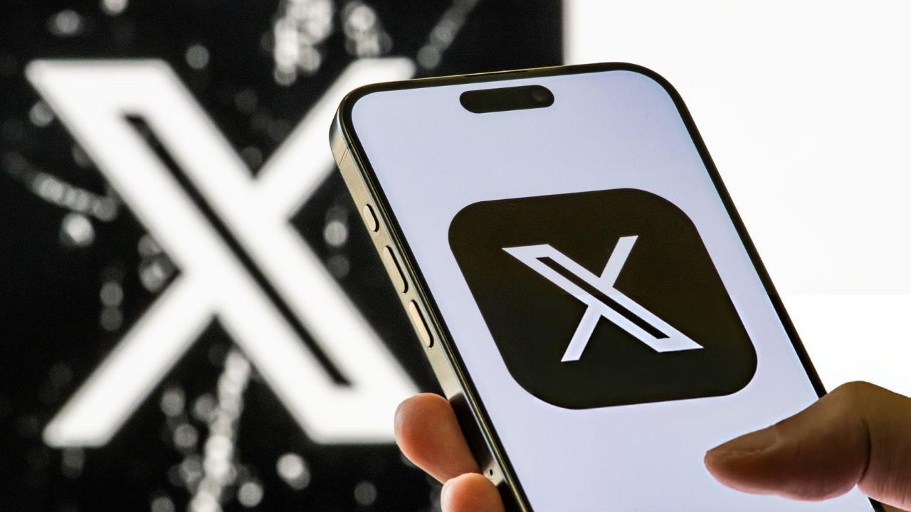 Celular mostra aplicativo do X | Reprodução/Cheng Xin/Getty Images Embed