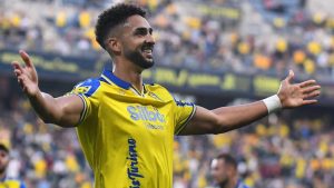 Chris Ramos chega ao Rio para integrar o ataque do Botafogo