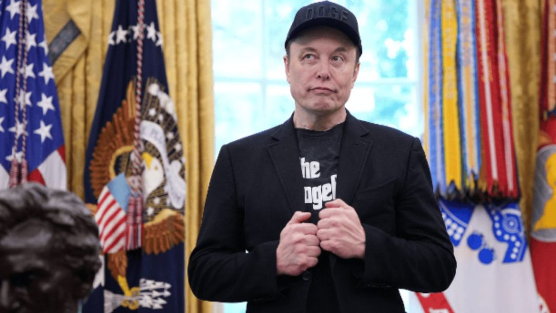 Elon Musk processa Apple e OpenAI e pede indenização bilionária