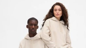 GAP lança moletom que une estilo e conforto para viagens