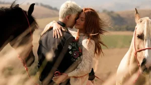 Giovanna Ewbank e Bruno Gagliasso renovam votos de casamento em cerimônia intimista