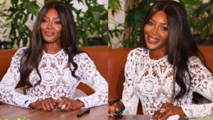 Naomi Campbell se emociona em tarde de autógrafos em São Paulo