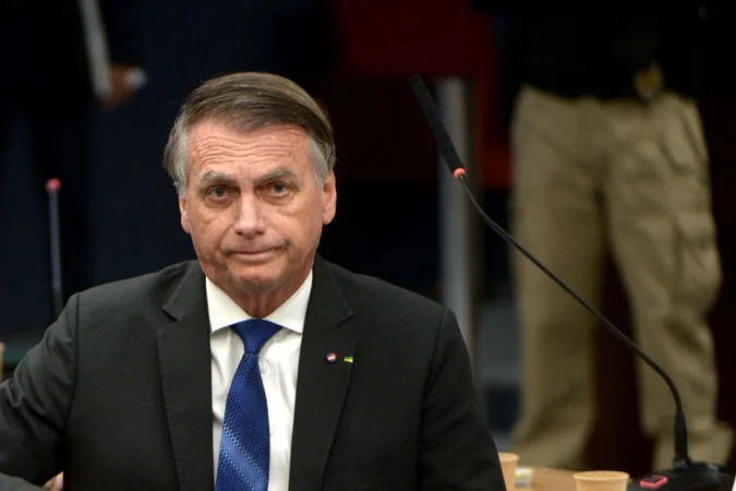 Defesa de Bolsonaro reage com indignação após condenação do STF a 27 anos de prisão