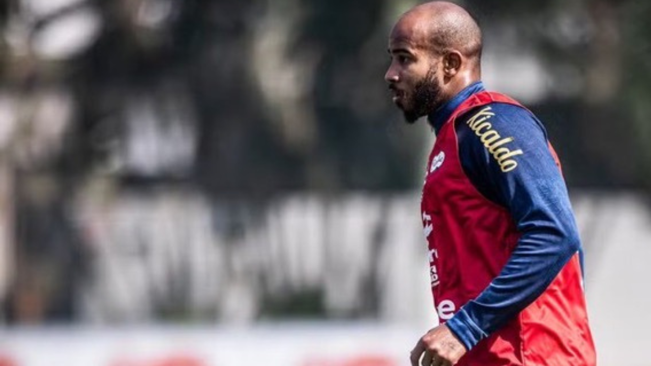 Treino do jogador Patrick, que esta no meio da confusão entre os clubes | Reprodução/x/@geglobo