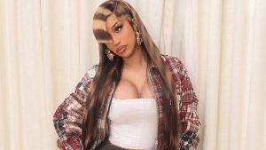 Cardi B anuncia gravidez e compartilha entusiasmo com nova fase da vida