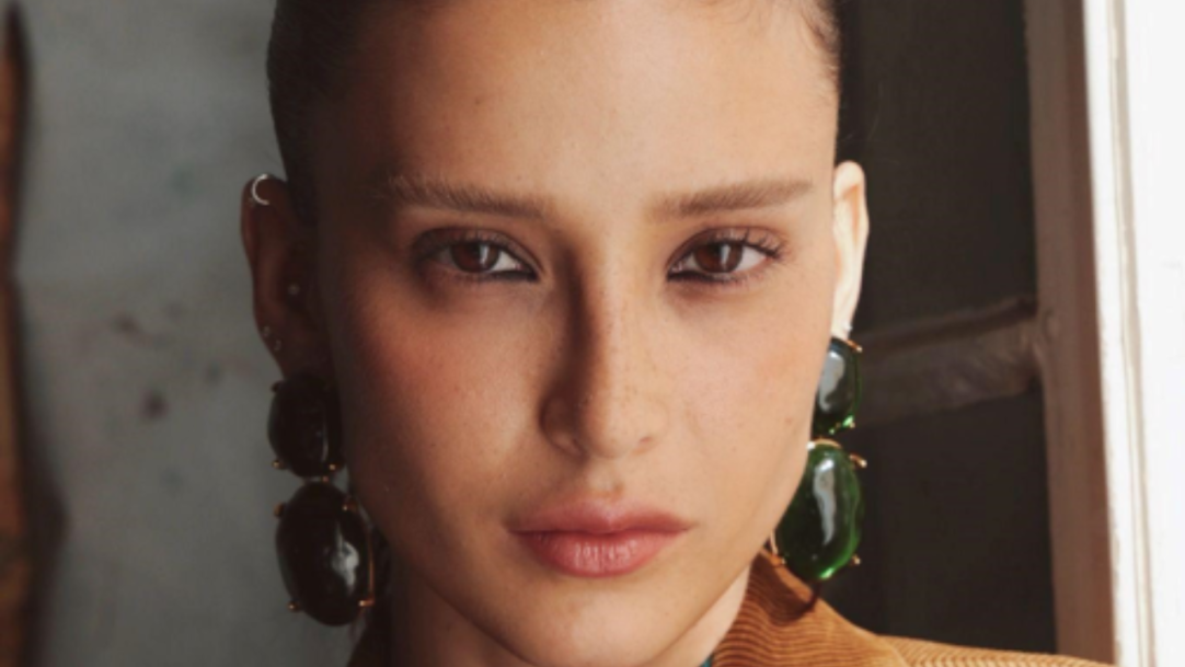 Dando continuidade à sua ascensão internacional, Livia Nunes é a convidada do desfile de Saint Laurent em Paris