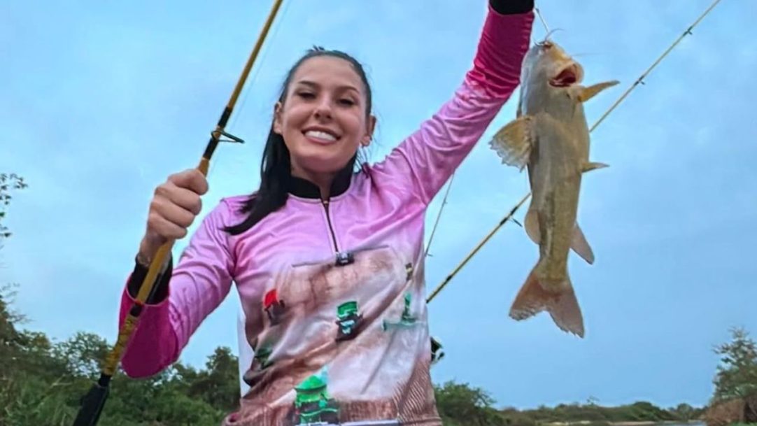 Ana Castela pesca com Zé Felipe e Leonardo no Pantanal