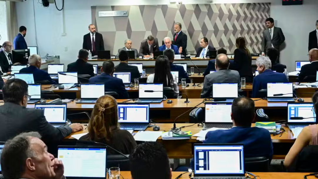 Senado finaliza PEC da Blindagem após rejeição unânime da CCJ