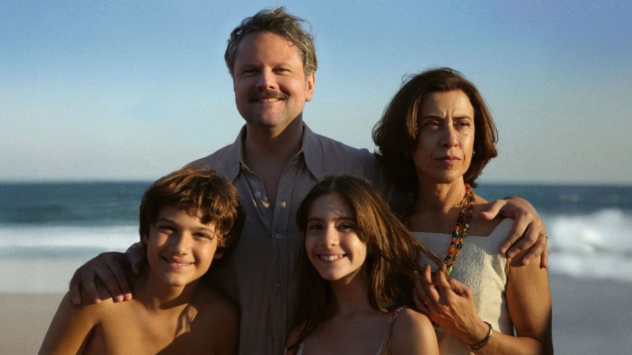 Cartaz de "Ainda Estou Aqui" | Reprodução/Facebook/Sony Pictures Brasil