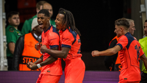 Barcelona vence Newcastle na Inglaterra em noite de Marcus Rashford