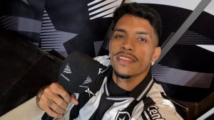 Gabriel Bahia estreia pelo Botafogo em derrota no Clássico Vovô