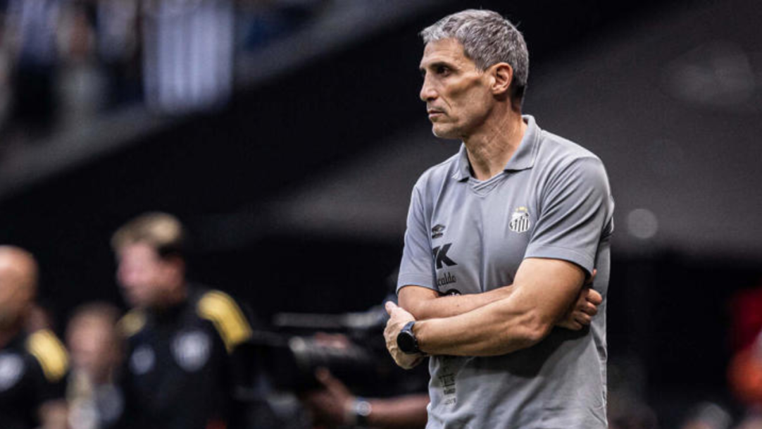 Vojvoda analisa empate do Santos com Atlético-MG e destaca desafios do jogo