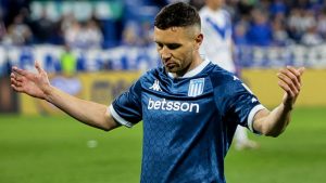 Racing vence Vélez e abre vantagem nas quartas de final da Libertadores 2025