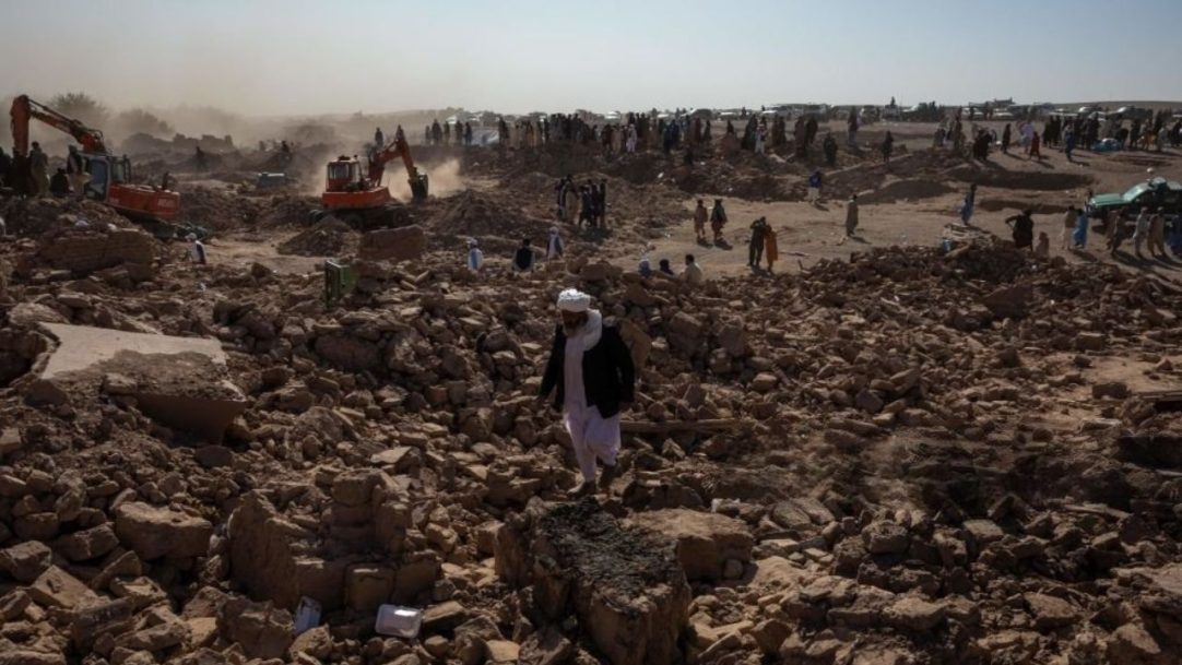 Afeganistão sofre terremoto que deixam muitos mortos e feridos