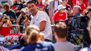 Caso Charlie Kirk: Polícia prende Tyler Robinson, suspeito do assassinato