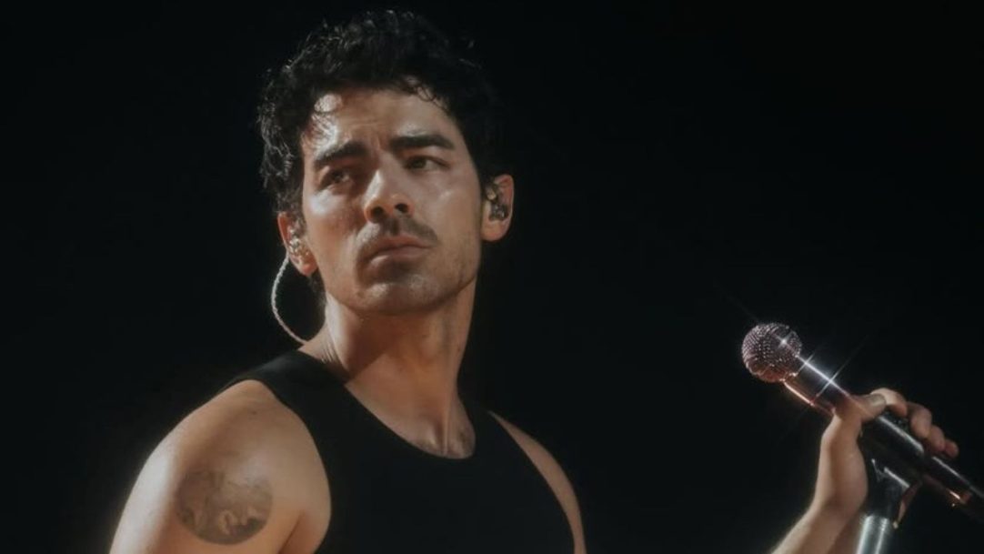 Joe Jonas esclarece rumores após vídeo de show levantar suspeitas de drogas