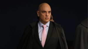 Moraes defende sua atuação como relator e mantém validade da delação de Mauro Cid