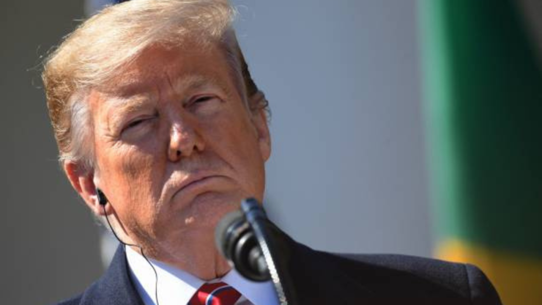 Trump anuncia sanções que comparam Moraes e esposa à Bonnie & Clyde