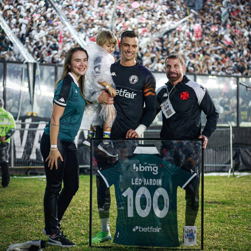 Presidente do Vasco é exaltado por Léo Jardim durante entrevista a podcast