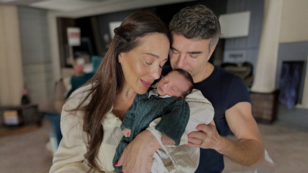 Claudia Raia festeja o Dia do Filho e homenageia seus herdeiros