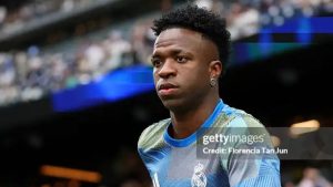Real Madrid apresenta proposta final de renovação para Vini Jr.