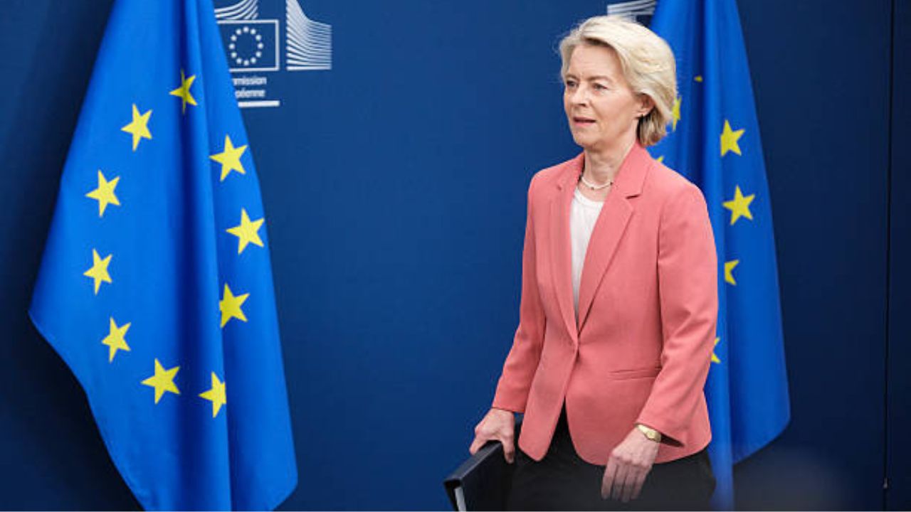  Ursula von der Leyen, presidente da Comissão Europeia | Reprodução/Thierry Monasse/Getty Images Embed